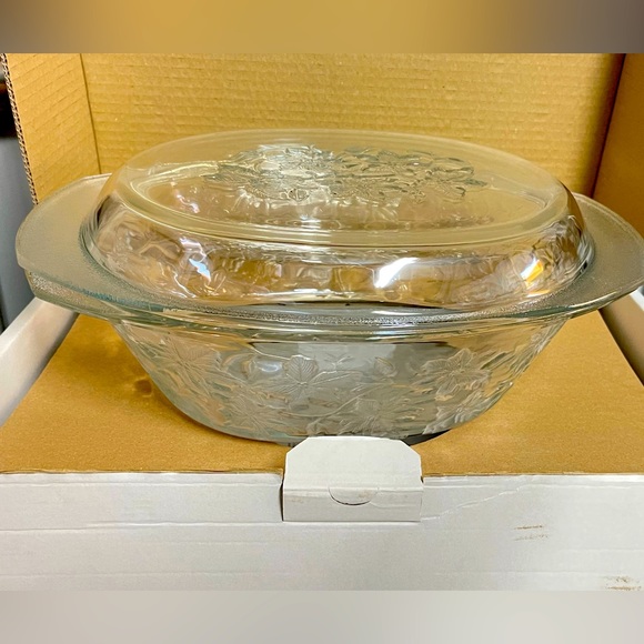 Princess house 3 quart casserole pan with lid - Picture 1 of 3